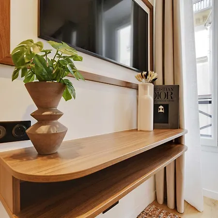 Charming - 2br 8p - Palais-royal Apartment *